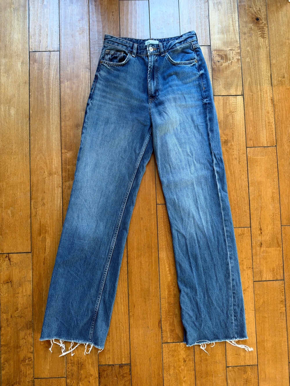 Zara women's straight Jeans in Medium Blue Wash
